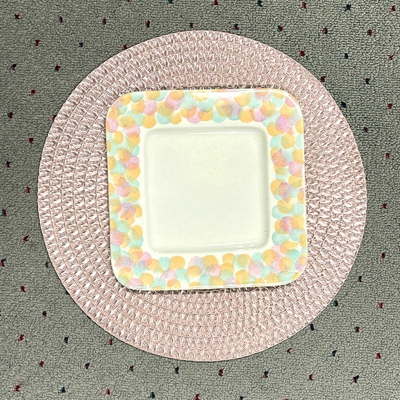 SET OF 4  CLASSIC ROUND WOVEN TAUPE PLACEMATS - Picture 3 of 6